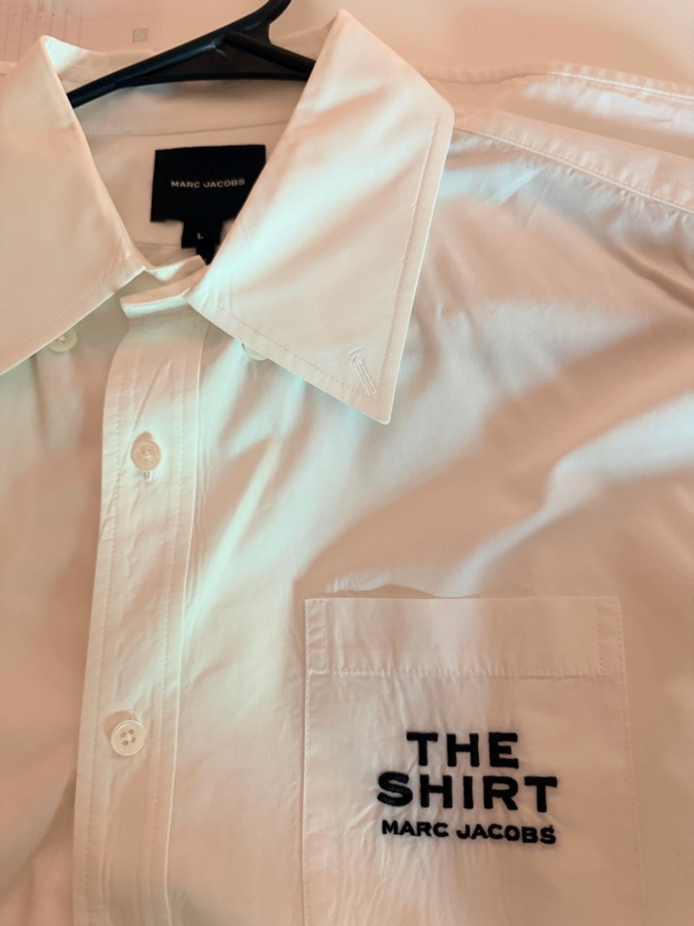 Marc Jacobs White Long-Sleeve Button-Down Shirt with Chest Pocket Logo - Picture 4 of 4